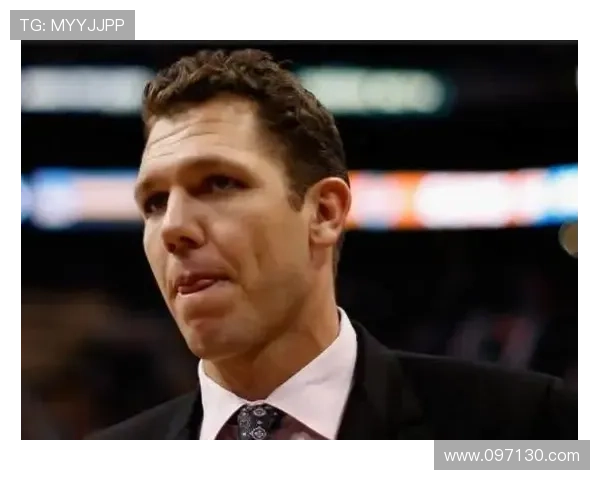 国王彻底摆烂三核心本季报销啦